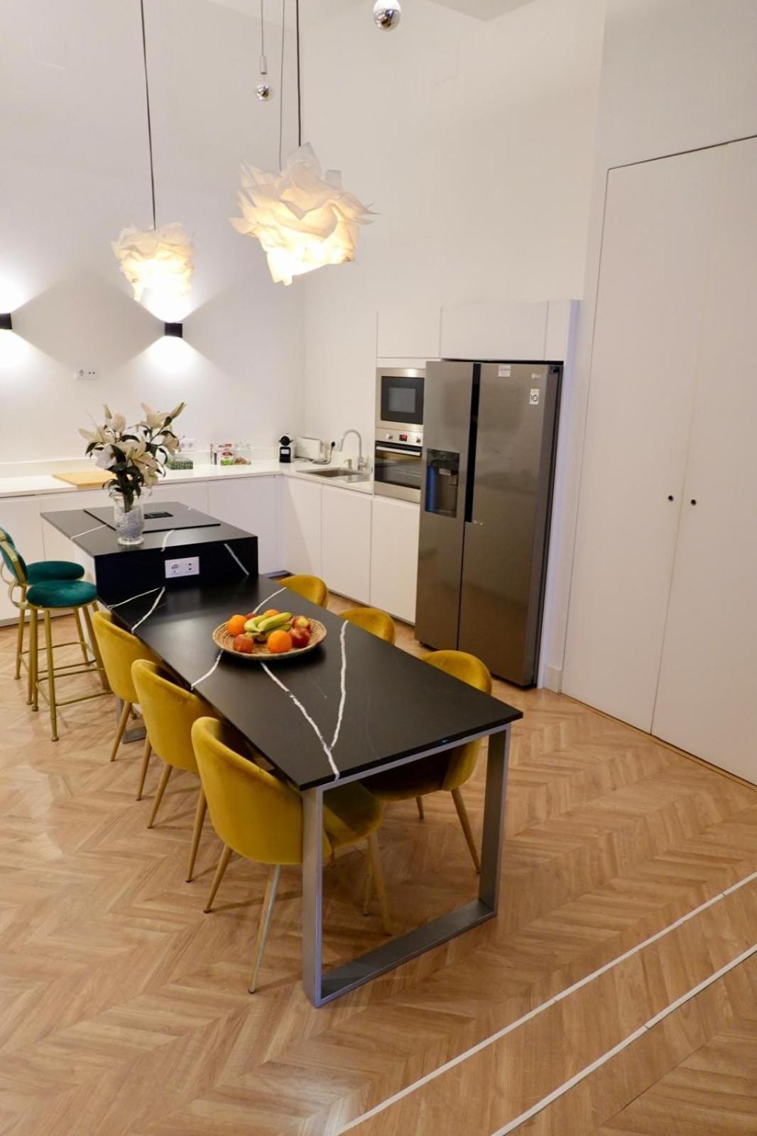 Peral Boutique Apartaments เซบีญา ภายนอก รูปภาพ