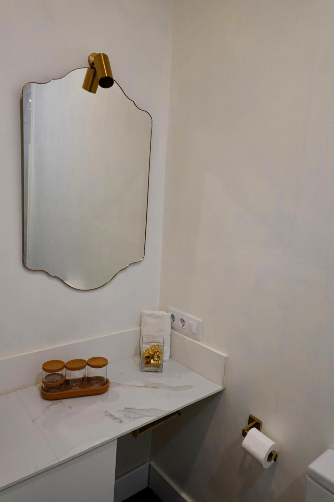 Peral Boutique Apartaments เซบีญา ภายนอก รูปภาพ